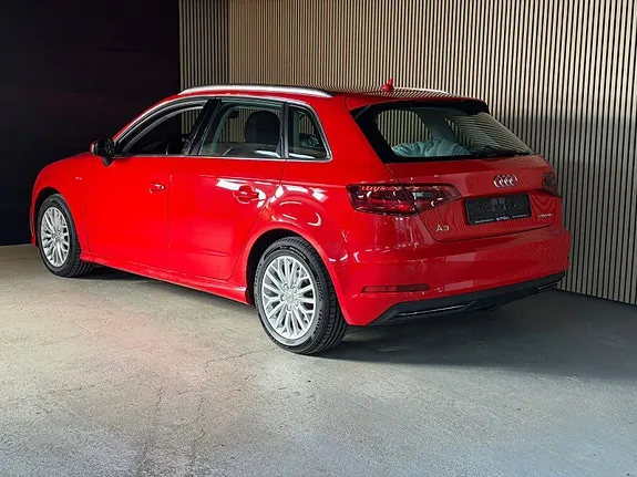 Audi A3 2016 photo 5