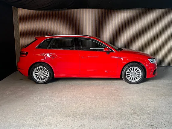 Audi A3 2016 photo 3