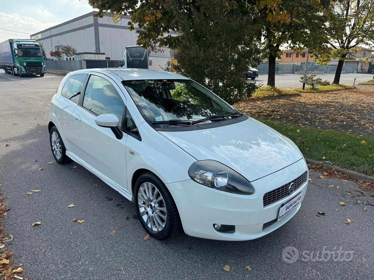 Fiat Grande Punto 2009 photo 2