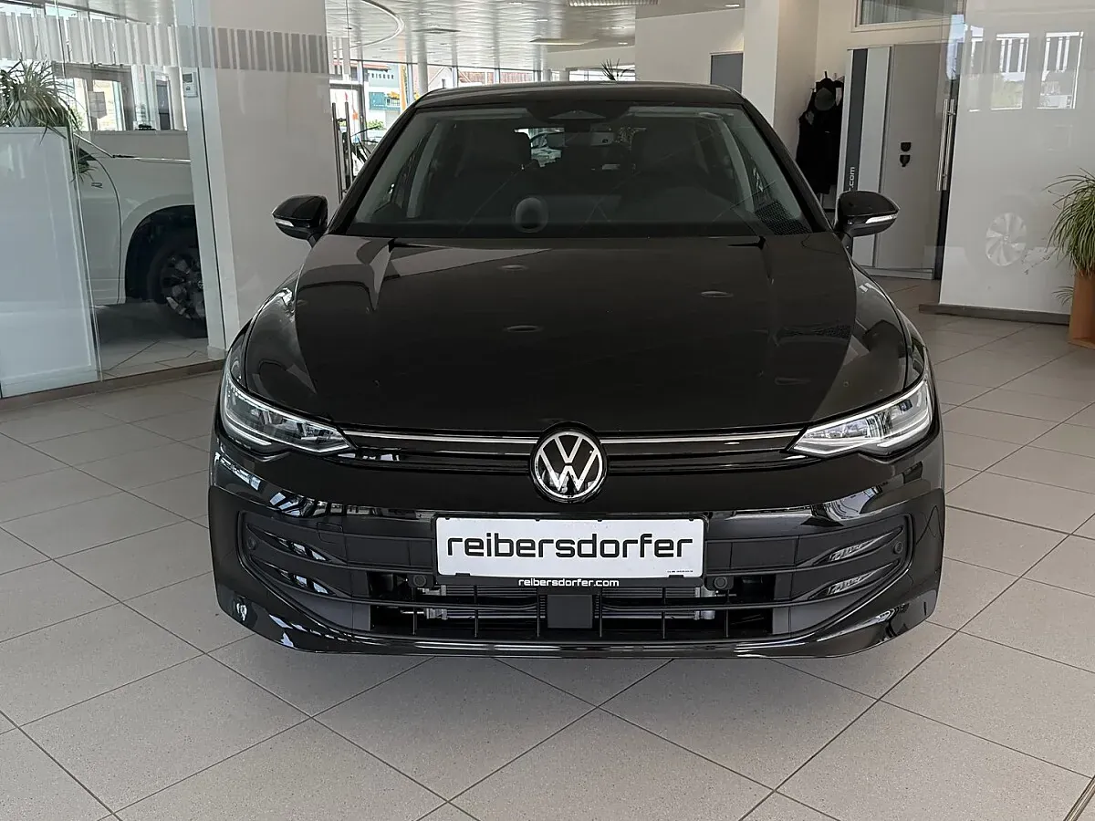 Volkswagen Golf 2026 photo 2
