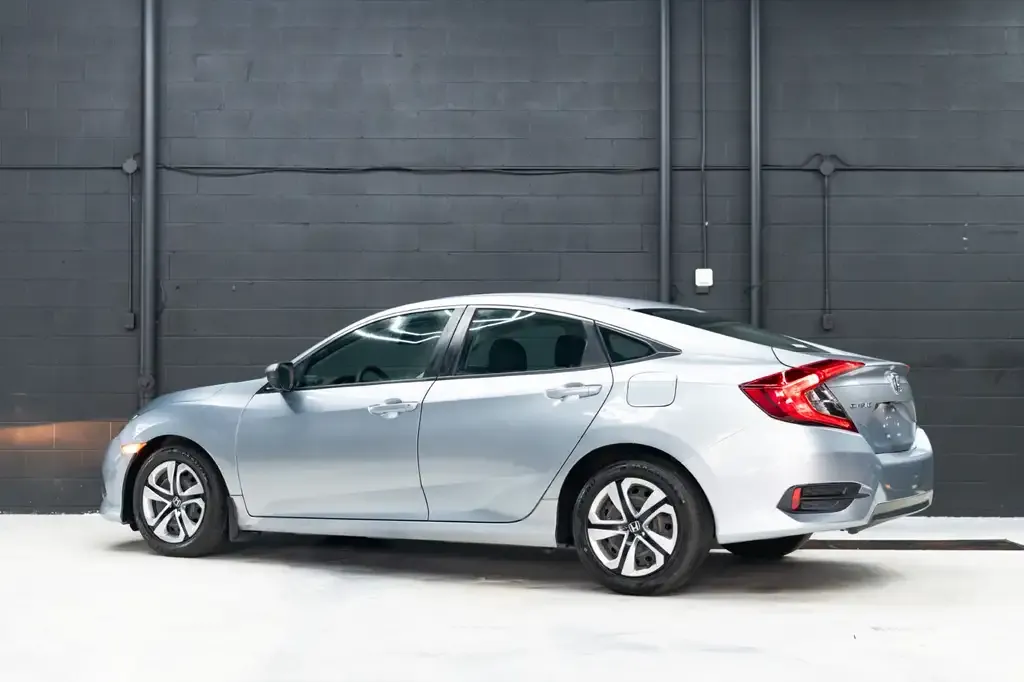 Honda Civic 2018 photo 3