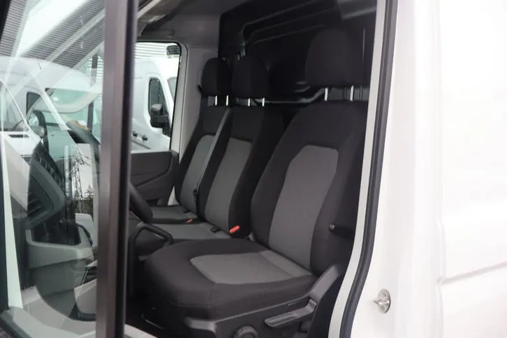 Volkswagen Crafter 2024 photo 2