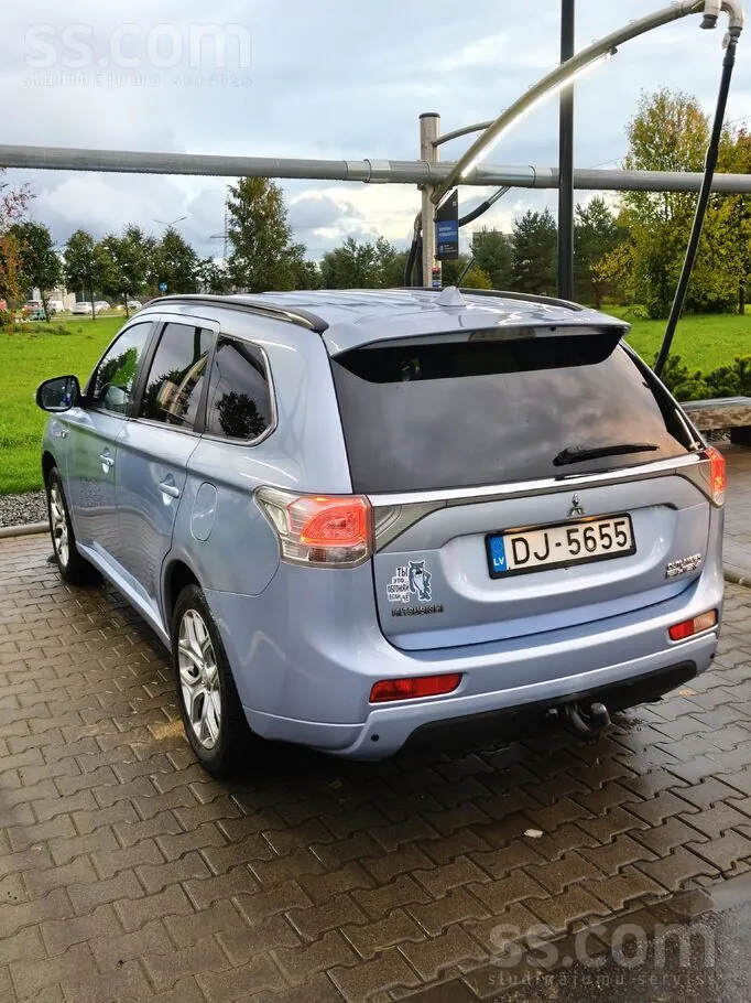 Mitsubishi Outlander 2013 photo 4