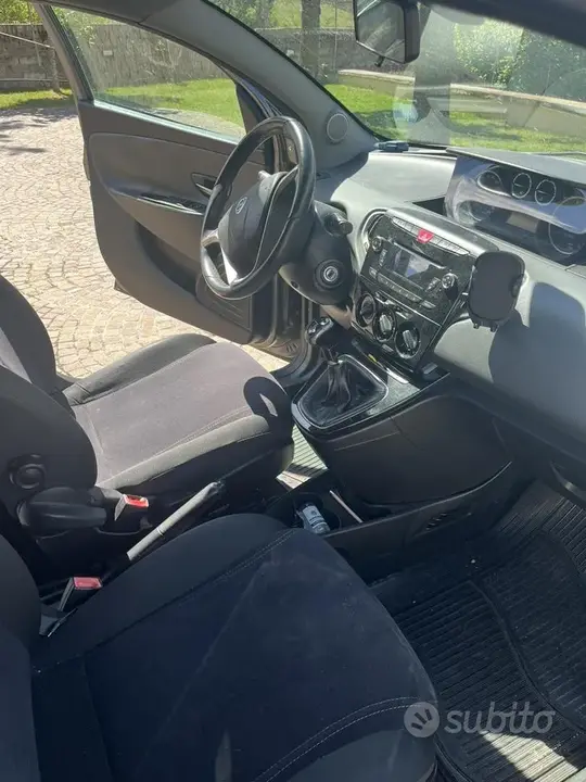 Lancia Ypsilon 2015 photo 5