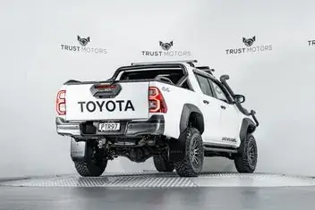 Toyota Hilux 2023 photo 4