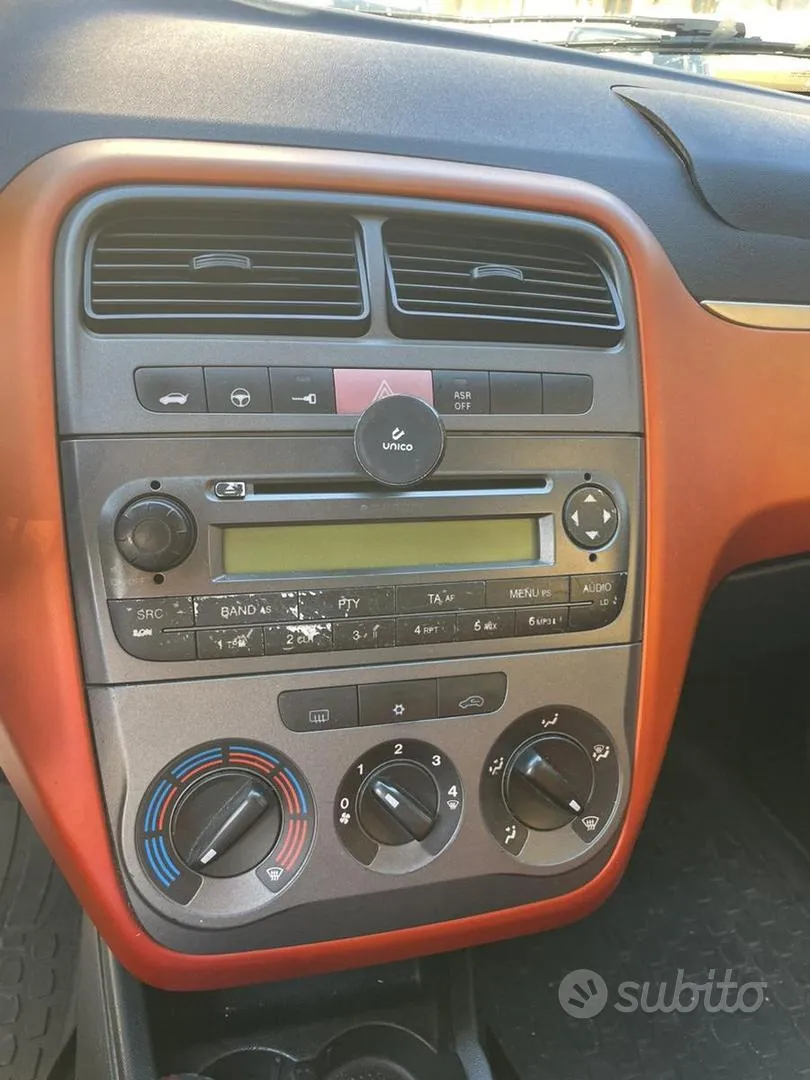 Fiat Grande Punto 2006 photo 5