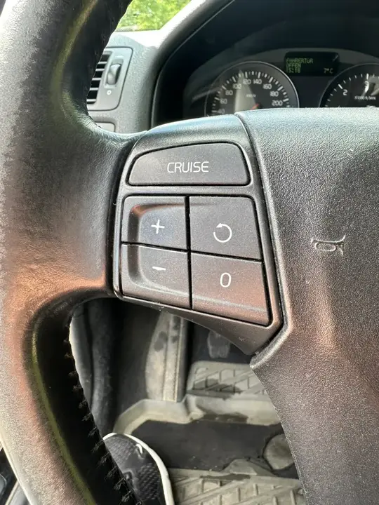 Volvo S40 2012 photo 2