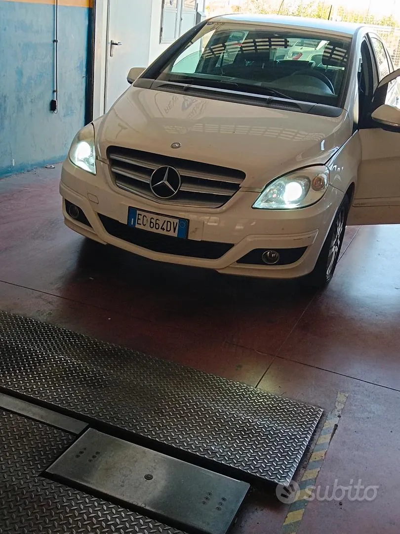 Mercedes-Benz B