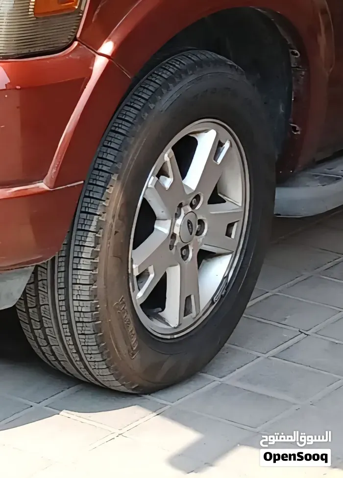 Ford Explorer 2010 photo 4