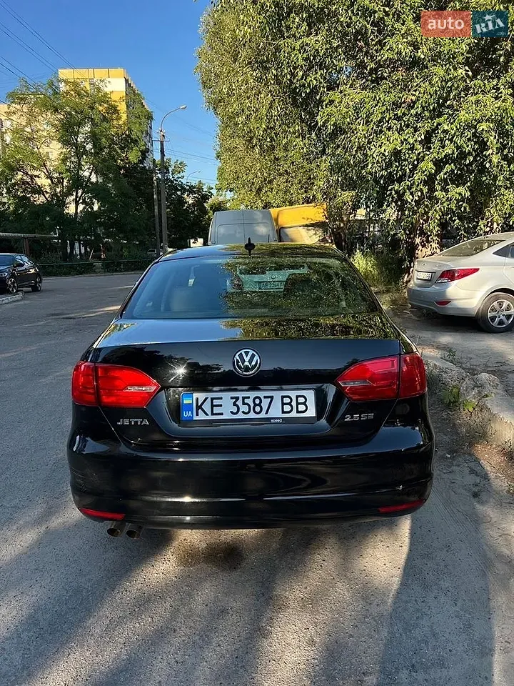 Volkswagen Jetta 2011 photo 2