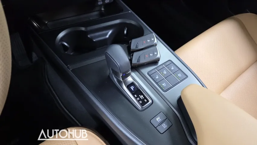 Lexus Ux 2025 photo 4
