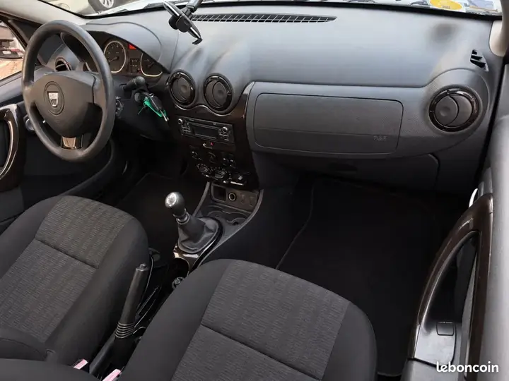 Dacia Duster 2012 photo 5