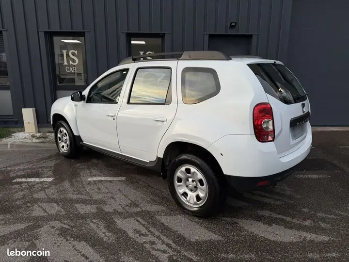 Dacia Duster 2012 photo 2