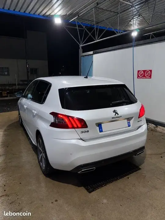 Peugeot 308 2015 photo 2