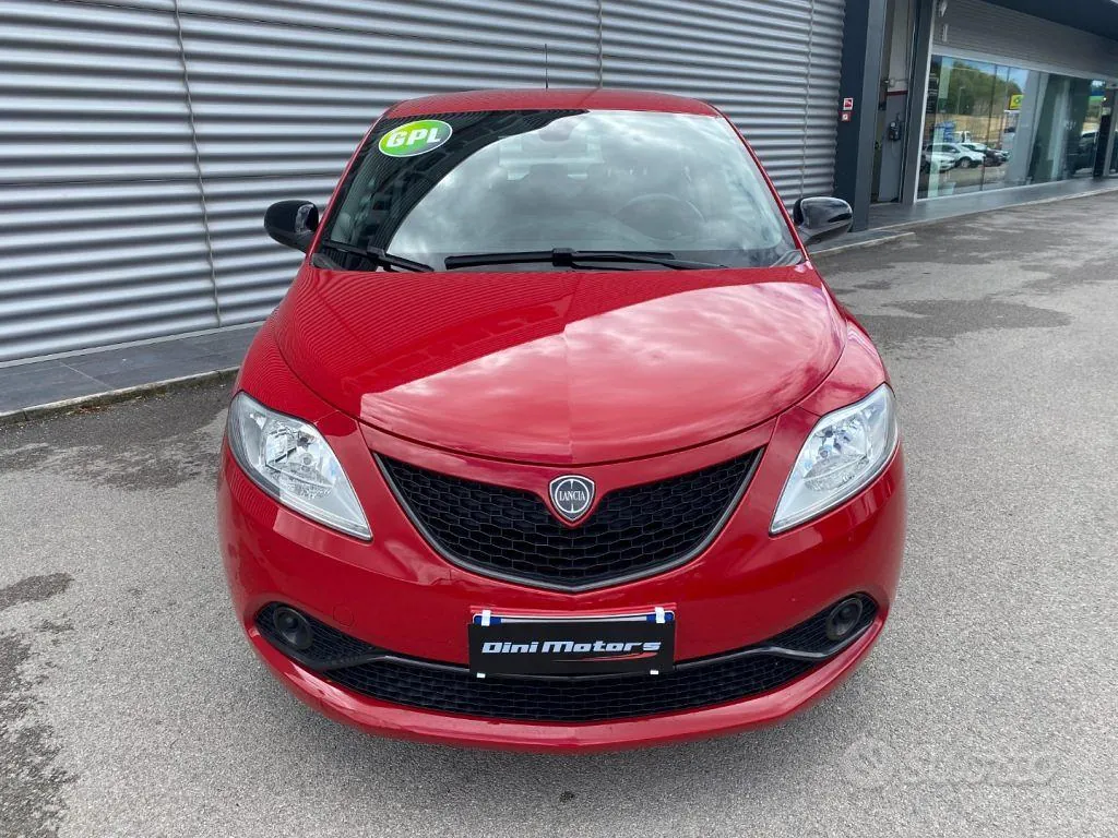 Lancia Ypsilon 2018 photo 2
