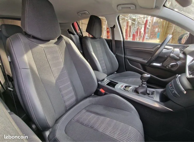 Peugeot 308 2020 photo 3