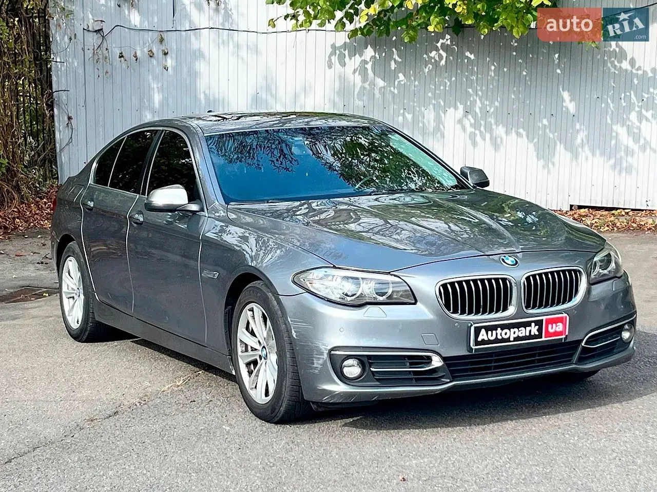 BMW 5 Series 2015 photo 3