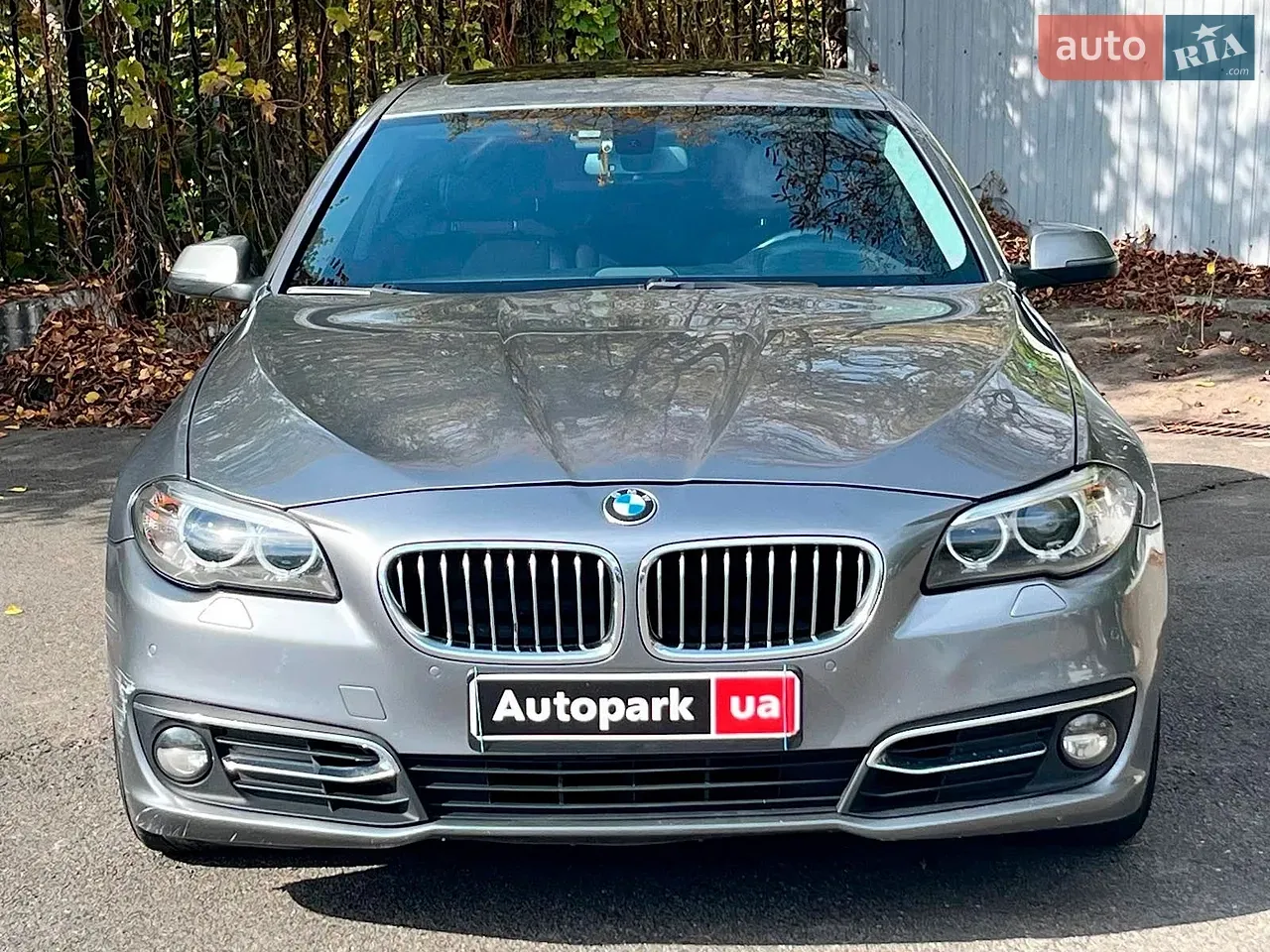 BMW 5 Series 2015 photo 2