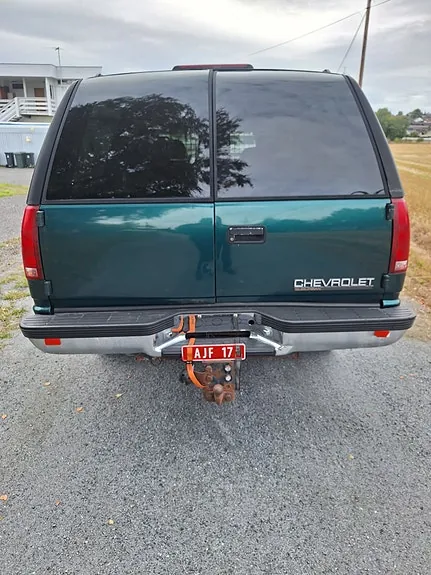 Chevrolet Suburban 2000 photo 3