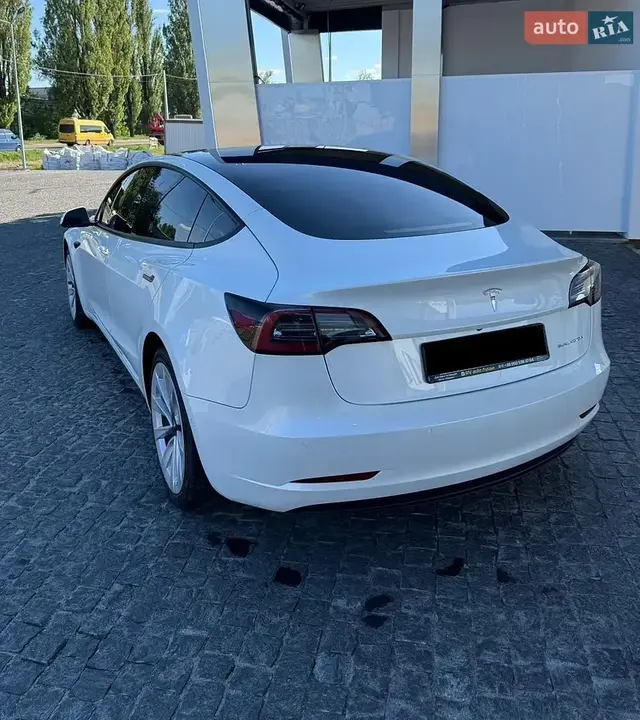 Tesla Model 3 2021 photo 4