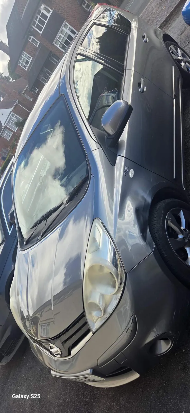 Nissan Note 2011 photo 4
