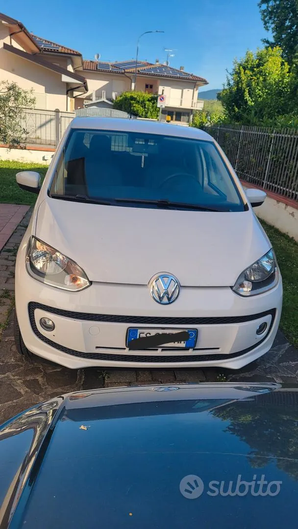 Volkswagen Up 2013 photo 2