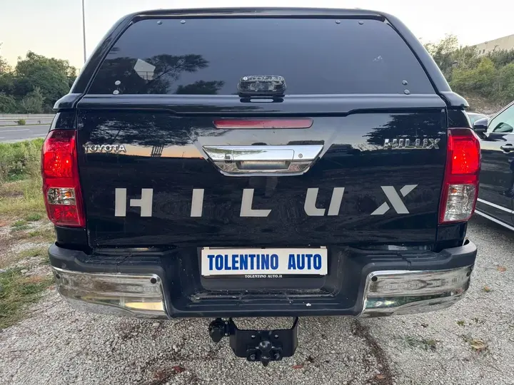 Toyota Hilux 2017 photo 5