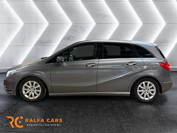 Mercedes-Benz B180 2013 photo 3