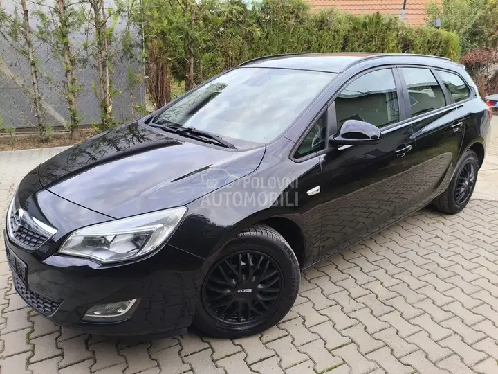 Opel Astra J