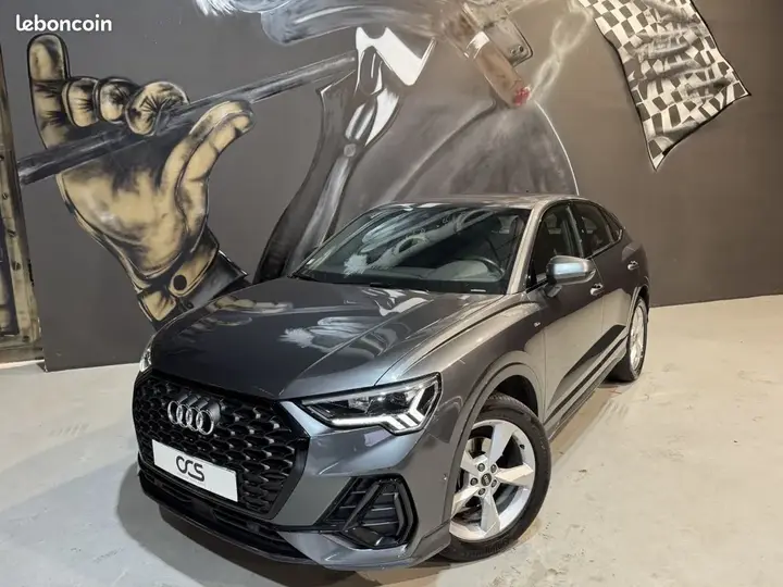 Audi Q3 2022 photo 2