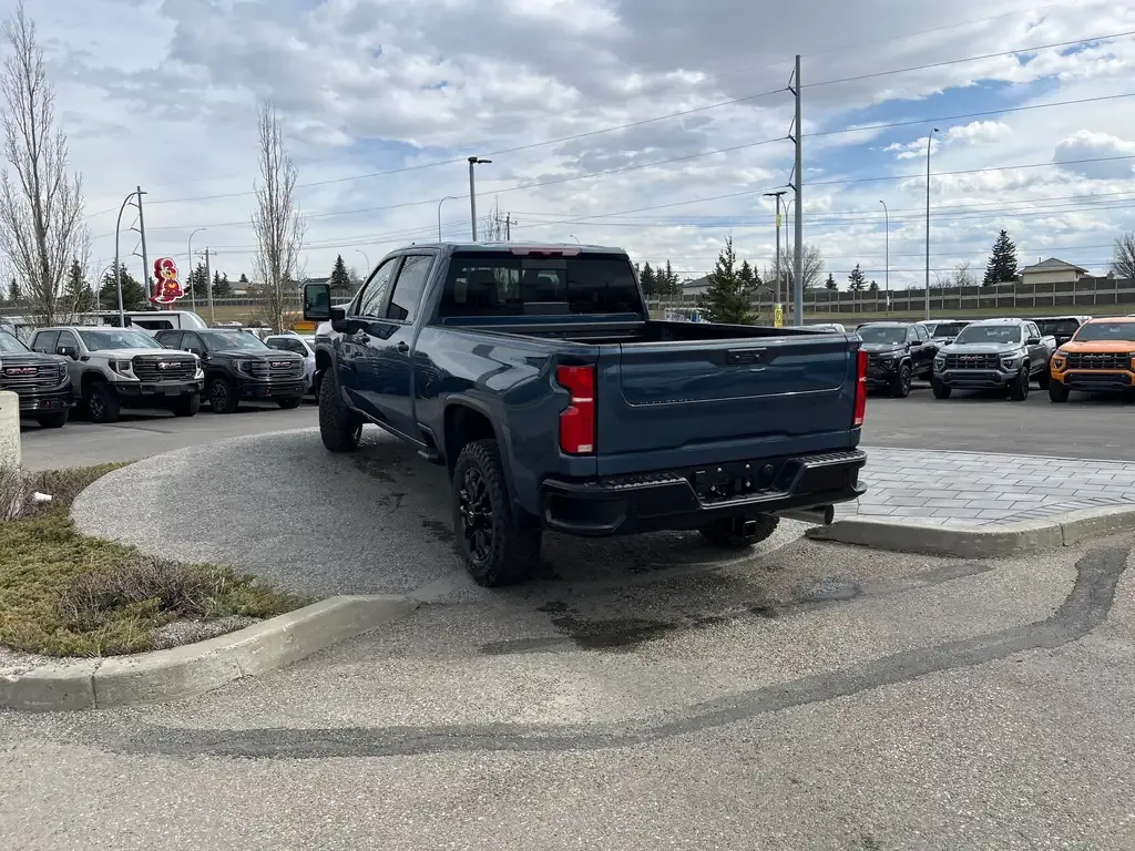 Chevrolet Silverado 3500 2026 photo 3