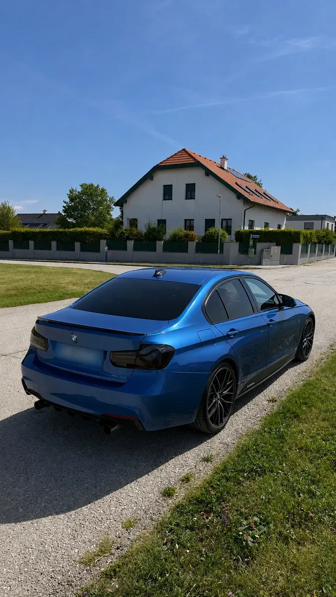 BMW 3 Series 2013 photo 2