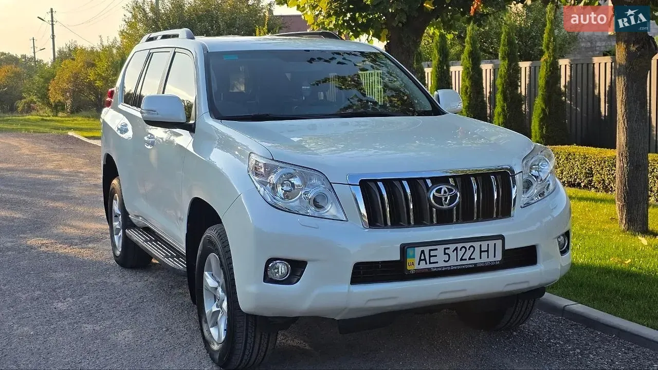 Toyota Land Cruiser 2013 photo 2