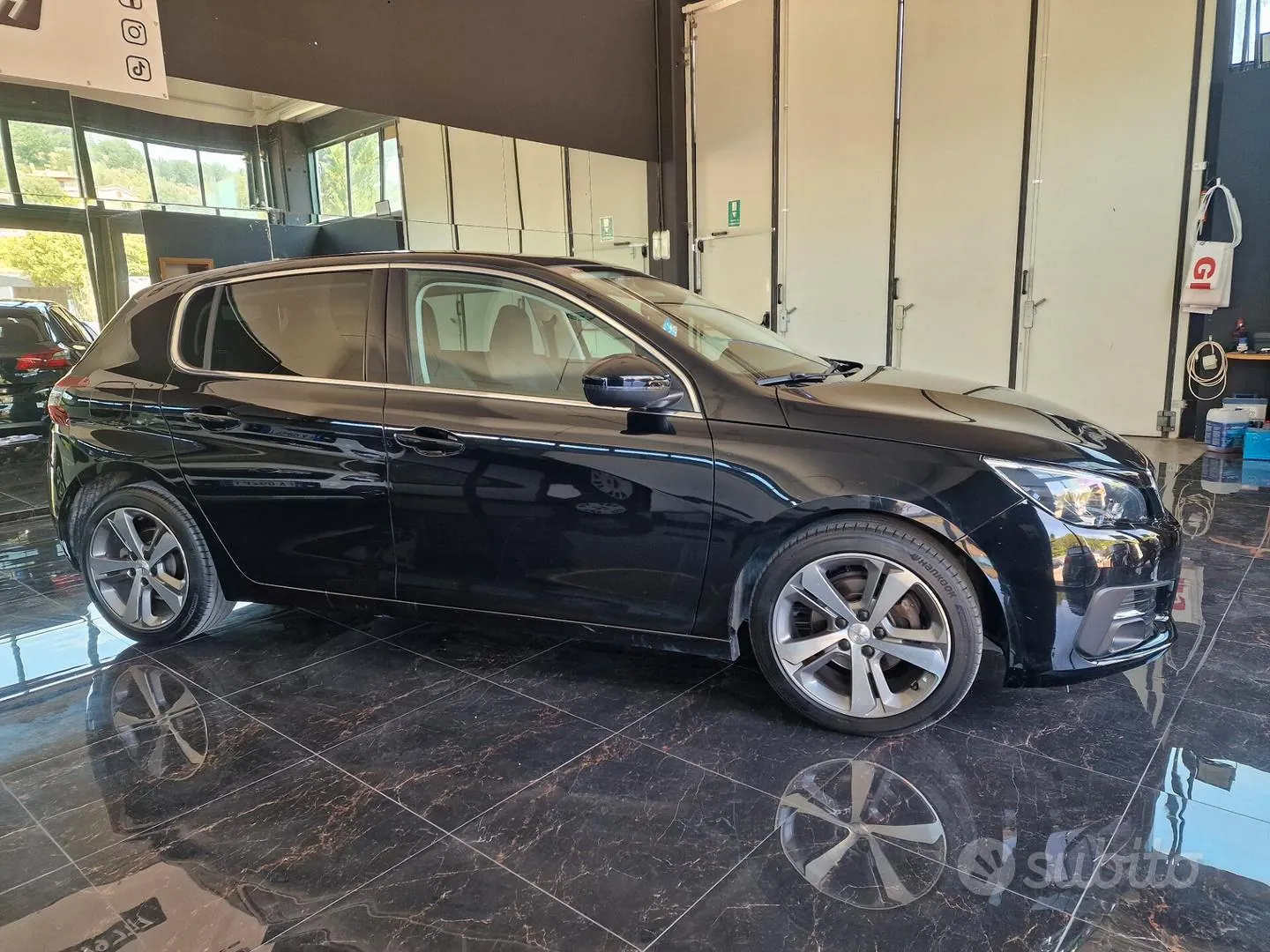 Peugeot 308 2018 photo 2