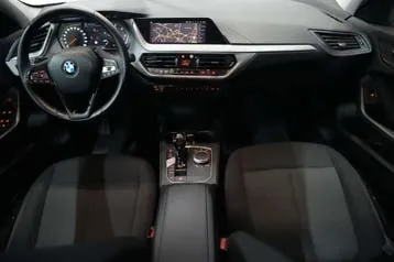 BMW 1 Series 2021 photo 3