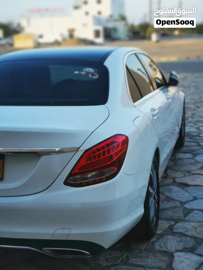 Mercedes-Benz C300 2017 photo 4