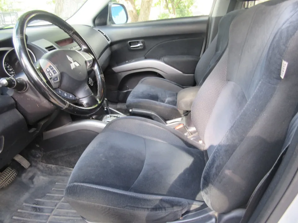 Mitsubishi Outlander 2011 photo 5