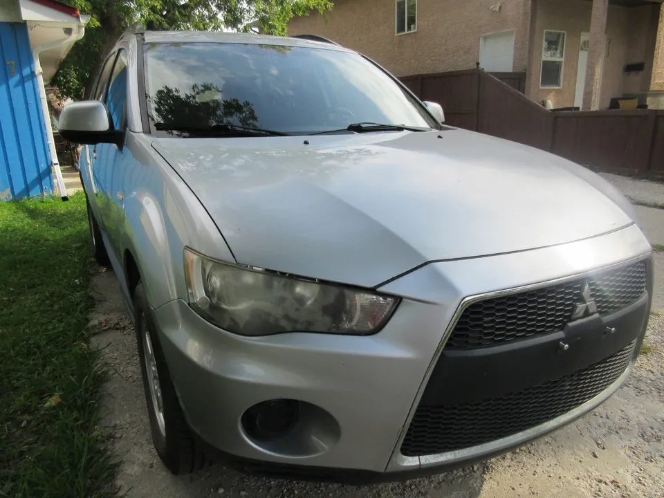 Mitsubishi Outlander 2011 photo 3