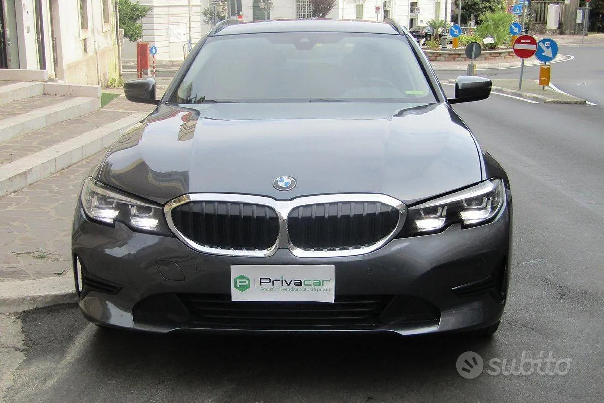 BMW 318D 2022 photo 2