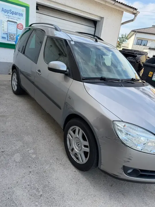Skoda Roomster 2008 photo 2