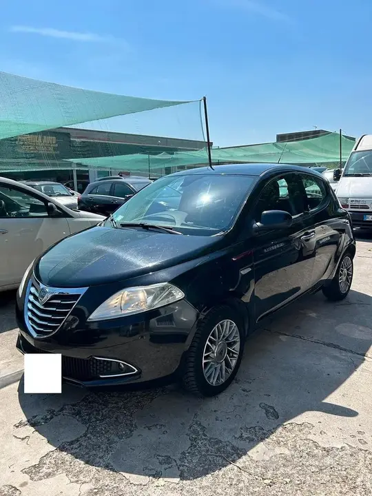 Lancia Ypsilon 2012 photo 2