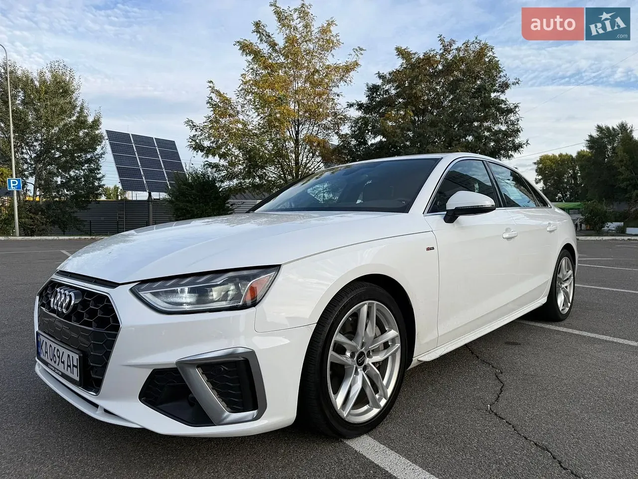 Audi A4 2022 photo 2