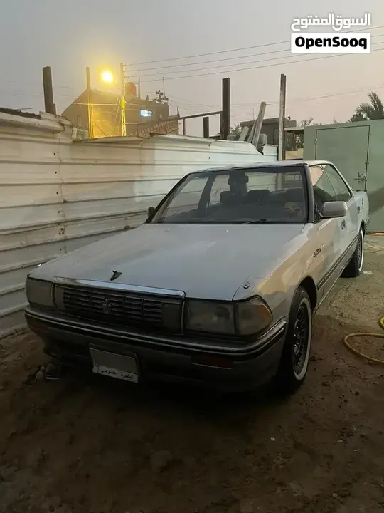 Toyota Crown 1991 photo 4