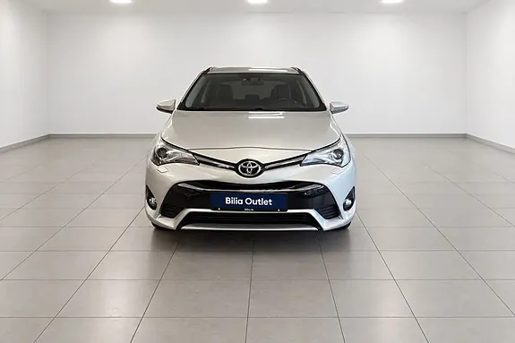 Toyota Avensis 2017 photo 3