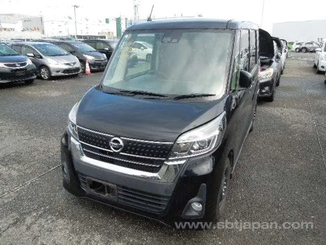 Nissan Dayz Roox 2017 photo 2