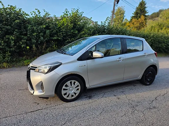 Toyota Yaris 2015 photo 2