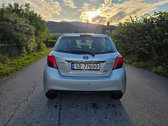 Toyota Yaris 2015 photo 5