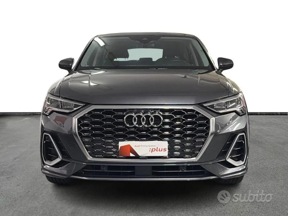 Audi Q3 2022 photo 2