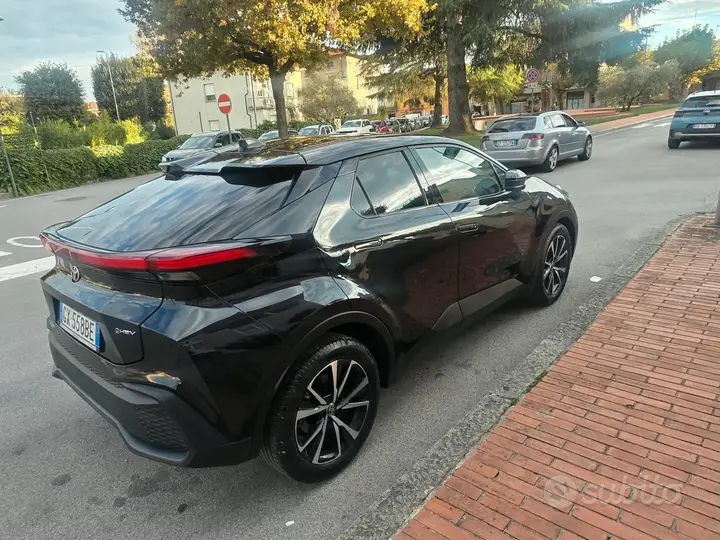 Toyota C-Hr 2024 photo 2