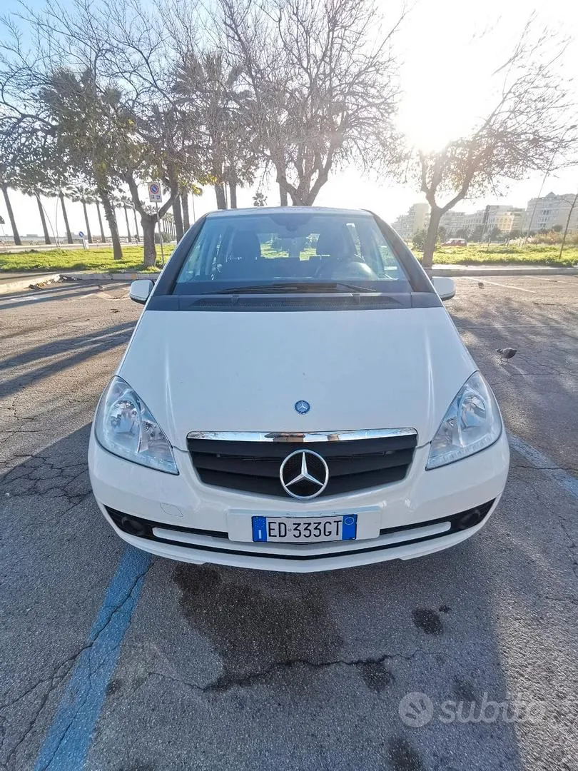 Mercedes-Benz A 160 2010 photo 2